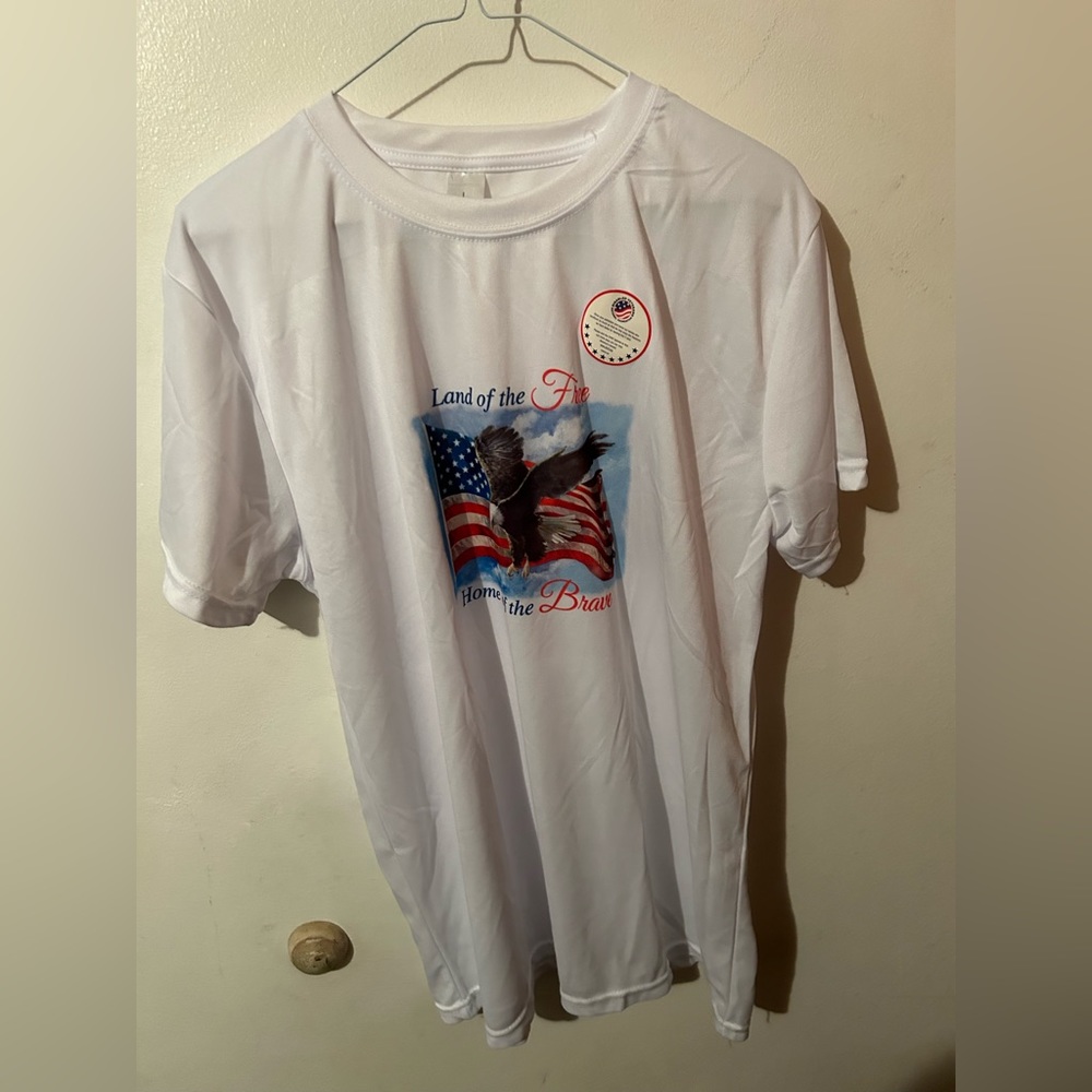Land of the Free Home of the Brave T-Shirt Size Large